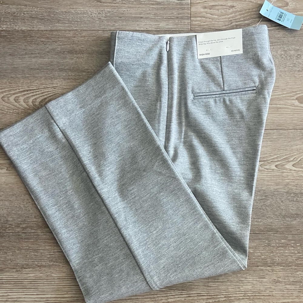 NWT - Ann Taylor Petite High Rise Cropped Pants